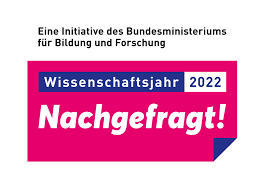Logo des Wissenschaftsjahres 2022 – Nachgefragt! Eine Initiative des Bundesmisteriums für Bildung und Forschung.